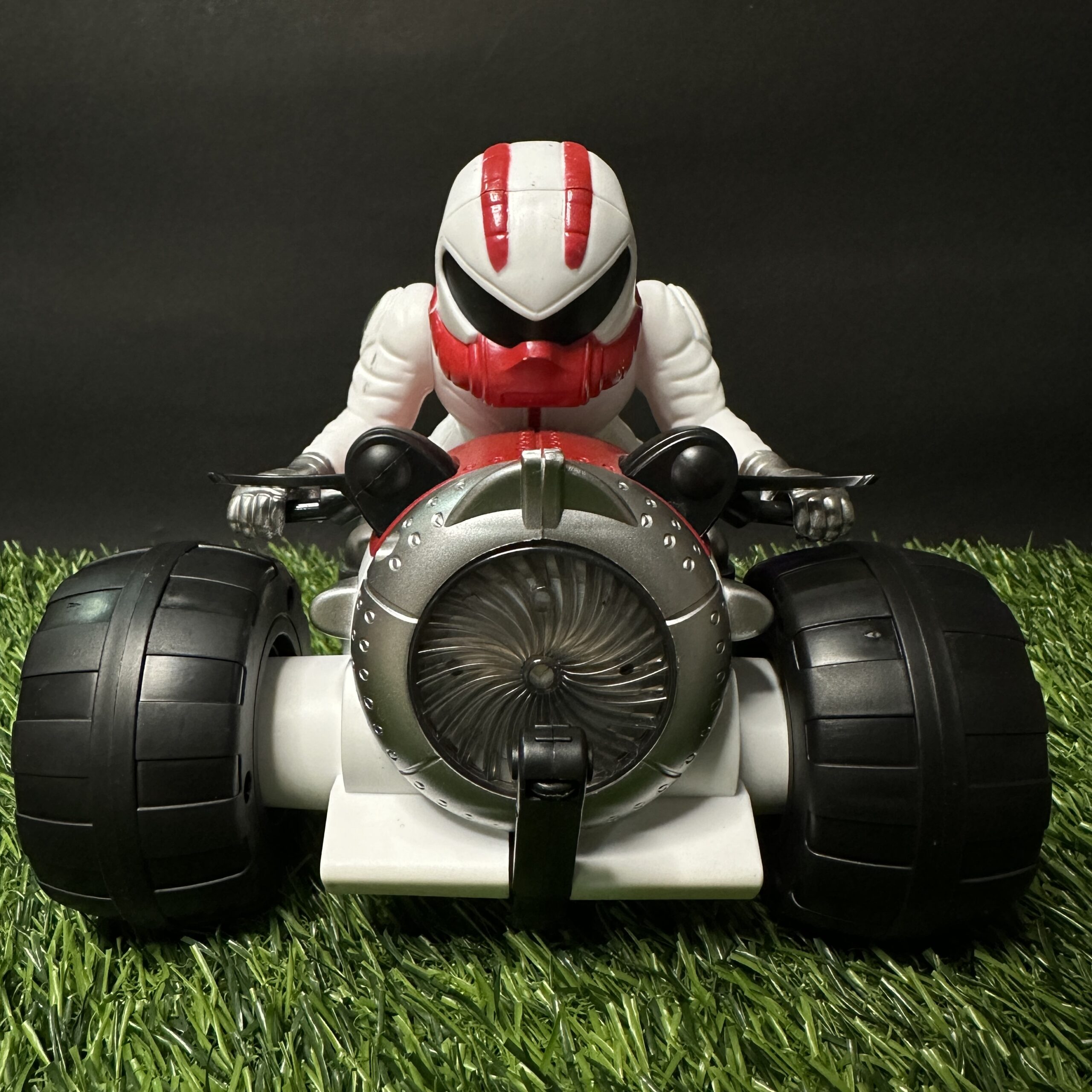 Plastic Stunt Motorcycle Toy, 360 Degree Inverted Cool Stunt Sports Motorbike Toy, Battery Operated Toy Stunt Cycle with Lights and Music, Multicolor