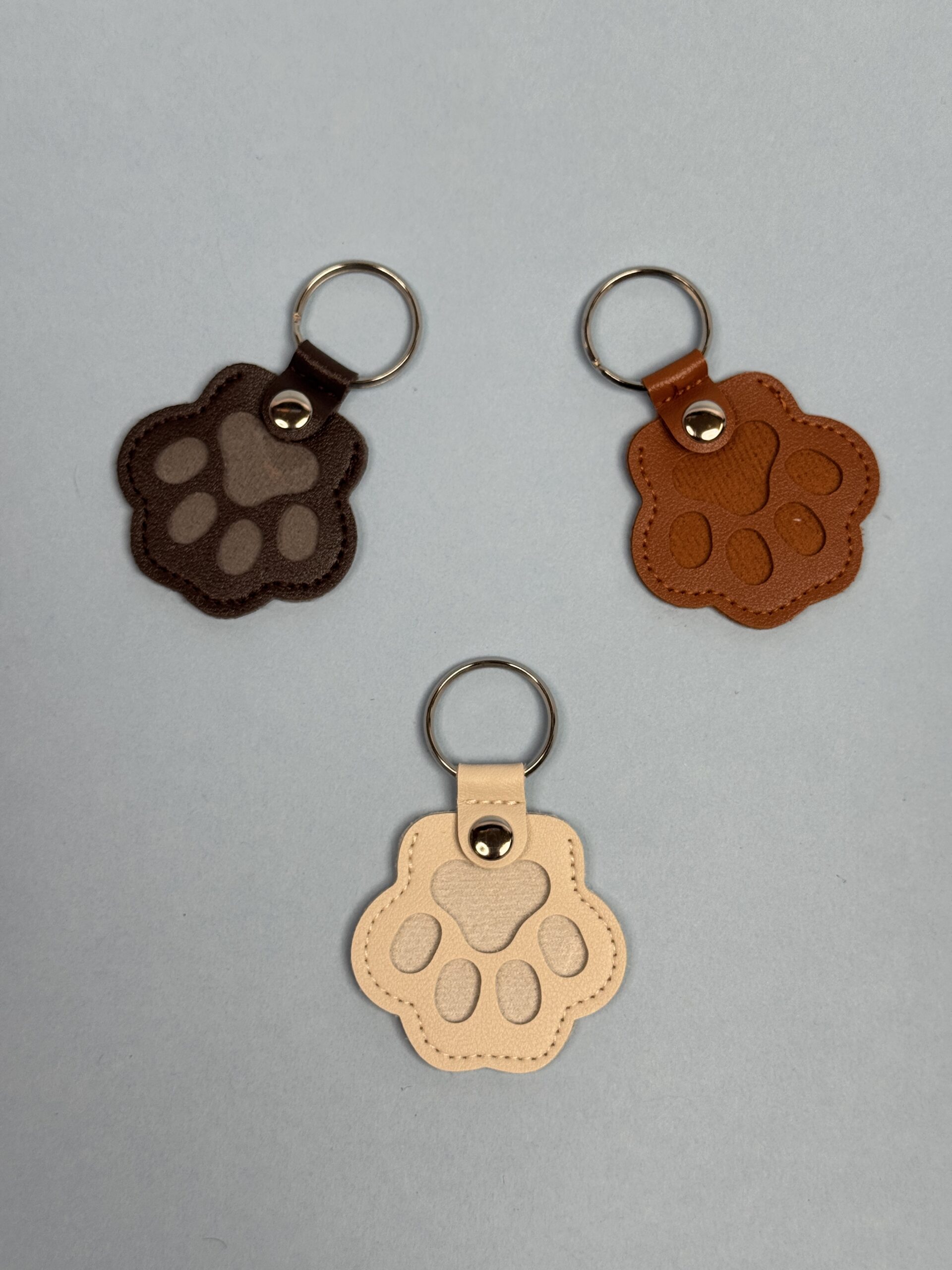 Paw shape keychain